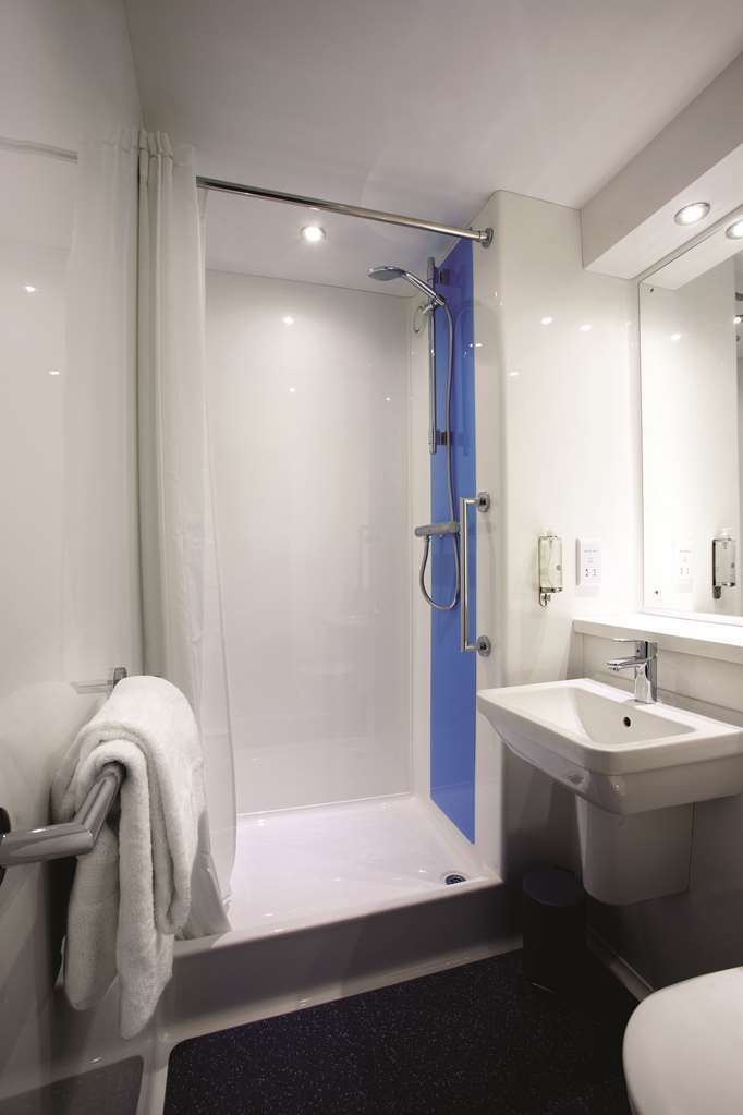 Travelodge Nottingham Riverside Kamer foto